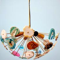 Natūralus akmuo agatas Light Sputnik liustra Premium Half Urchin žalvario namų interjero šviestuvas Prabangus lubų šviestuvas 22 Inches Diameter auksinė