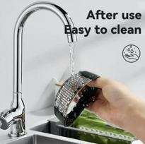 Stainless Steel Garlic Press - Easy Clean Durable Kitchen Gadget for Chopping Crushing Garlic Black 1 juoda