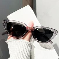 Stylish Sun Glasses Oculos De Sol Outdoors Sun Protection Eyeglasses Woman Designer Vintage Triangular Cat-Eye Shaped Glasses UV400