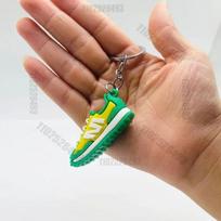 6pc/1pcs Car Shoe KeychainsFor Men Mini Cute Cool Sneaker Keychain PVC For Favors Collectible For Sneaker Fans Bag Pendant Tools žalia