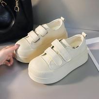 - Women's shoes are versatile, and wearing Velcro soft soles is not tiring for feet. A must for advanced commuting. Spring New 35 smėlis
