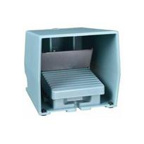 Schneider Electric Wyłącznik nożny pojedynczy z osłoną niebieski metal 1Z 2R 1 krok (XPEM511) | XPEM511 | 3389110650167