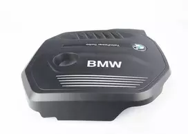 BMW F30 G11 variklio dangtelis originalus 11128616573