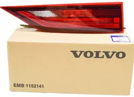 VOLVO V90 MK2 galinis dešinysis bagažinės durų žibintas originalus 32293884
