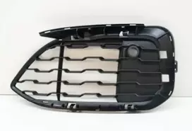 BMW F20 F21 atviros grotelės kairėje pusėje originalios 51118085309