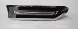 BMW 7 serija F01 F02 šoninis posūkio signalas LED šviesos apdaila dešinė originali 63137203372