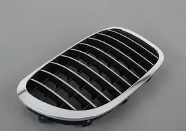Originalus priekinis bamperis DEŠINIS centrinis groteles su NV BMW 7 F01 F02 F04 2008-2012