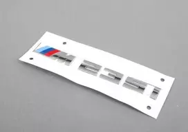 BMW ORIGINALUS F23 2 SERIJOS M235i CHROMO BAGAŽO ŽENKLAS EMBLEMA M SPORT 8055967