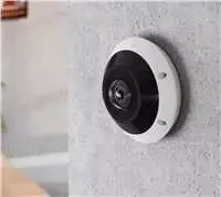 UBIQUITI UVC-G6-Pro-360-W Visoms oro sąlygoms, vandalams atspari 12MP PoE kamera su panoraminiu 360 laipsnių vaizdu, skaitmeniniu pasukimo, pakreipimo, priartinimo ir išmaniuoju IR ryšiu.