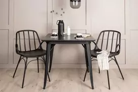 Venture Design Valgomojo stalo ir kėdžių komplektas Tempe valgomojo stalas ir Dyrön valgomojo kėdė juoda MDF metalas polipropilenas