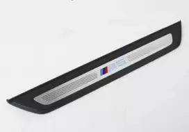 BMW M5 F90 priekinių slenksčių apdaila Originali 51478061069
