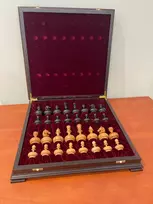 Woodgames Prabangūs rankų darbo mediniai šachmatai su dėže ir figūromis - kolekcinis rinkinys