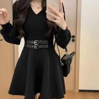 Women's Elegant Petite Waist-Cinched Little Black Dress - French Hepburn Style for Early Autumn 2025 L