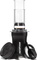 "AeroPress Go Plus" mažas nešiojamasis kavos virimo aparatas, idealiai tinka kelionėms, stovyklavimui ir biurui, "viskas viename" prancūziškojo spaudimo, rankinis espreso ir užpilamos kavos virimo aparatas, 2 min. virimo laikas, juodas