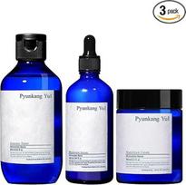 "Pyunkang Yul PKY Basis" odos priežiūros dovanų rinkinys motinos dienai, labai koncentruotas esencinis tonikas, drėkinamasis serumas ir veido priežiūros priemonė (3 dalių rinkinys)