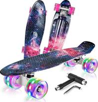 BELEEV Riedlentė Complete 22 colių Mini Cruiser riedlentė vaikams paaugliams suaugusiems LED šviesos ratai su All-in-One Skate T-Tool pradedantiesiems