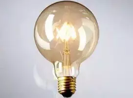 Nielsen_Light DEKORATYVINĖ LED LEMPUTĖ 3W GLOBE Ø95 AUKSINIO STIKLO
