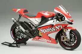 Tamiya Yamaha YZR-M1 2004 Nr.7/33 motociklas 1/12 plastikinis rinkinys 14100