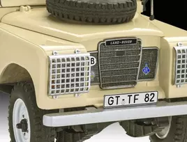 Revell Land Rover Series III 1:24 ilga ratų bazė, plastikinis rinkinys