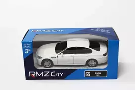 Daffi BMW M5 Baltas RMZ