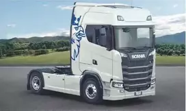 Italeri Scania 770 S V8 Balta kabina 1/24 plastikinis surenkamas rinkinys