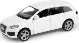 Daffi Audi Q7 V12 balta
