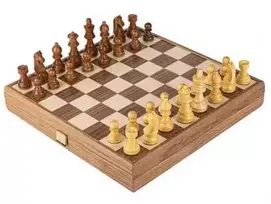 Manopoulos Staunton Walnut Medinių Šachmatų Rinkinys Su 27cm Inkrustuota Lenta