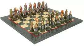 Italfama ROMĖNAI prieš GLADIATORIUS: rankomis spalvinti šachmatai su prabangios medienos lenta