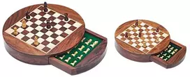 Italfama MAŽI magnetiniai mediniai šachmatai su apvalia rankų darbo lenta. Diametras 15,5cm., karalius: 1,8cm.