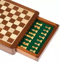Italfama SOLIDŪS MAGNETINIAI mediniai šachmatai su dėže + ŠAŠKĖS. 19,5x19,5cm., karalius: 3,3cm.
