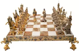 Italfama MEDICI VS PAZZI - dvi svarbiausios šeimos Florencijoje (1478): šachmatai dengti 24K auksu