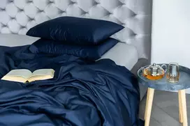 MIEGO GURU PREMIUM satino patalynės komplektas “Navy” (TC300) 140x200cm