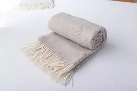 Multitex Smėlio spalvos vilnonis pledas 140x200 cm, eglutės raštas su kutais, Oeko-Tex sertifikuotas užtiesalas sofai, šiltas vilnos užklotas