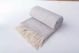 Multitex Vilnonis pledas 140x200 cm, eglutės raštas su kutais, 100% vilnos užtiesalas sofai, Oeko-Tex sertifikatas, pilkas namų aksesuaras, šiltas vilnos užklotas