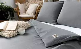 Multitex Medvilninis muslino patalynės komplektas, 220x200 cm antklodės užvalkalas su 2 pagalvių užvalkalais, kvėpuojantis dvigubas audinis, nesiglamžanti patalynė, OEKO-TEX sertifikatas, grafito pilka