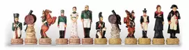 Italfama Šachmatų figūros NAPOLEONAS prieš RUSIJĄ. Aukštis: 8cm., diametras: 2,6cm.