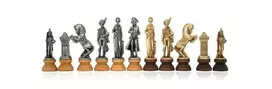Italfama NAPOLEONAS: didelės metalinės/medinės šachmatų figūros. Aukštis 11,5cm., diametras: 3,3cm.