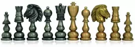 Italfama DIDELĖS prabangios žalvarinės šachmatų figūros. Aukštis: 11,5cm., diametras: 3,5cm.