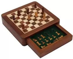 Italfama MAŽI magnetiniai mediniai šachmatai su medžio masyvo lenta. 13,5x13,5cm., karalius: 1,8cm.