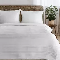 Eurofirany Baltas dekoratyvinis pledas 170x210 cm, dygsniuota lovatiesė, poliesterio miegamojo užtiesalas, minkštas lovos pledas, modernaus stiliaus lovos užvalkalas Lovatiesė