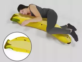 Ilga pagalvė apsikabinimui – banano formos, 40 × 120 cm