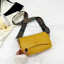 Comfortable PU Leather Wide Strap Crossbody Bags, Casual Flap Women's Shoulder Bag For Gifts, Designer Small Handbags And Purses 19x13x5cm geltona