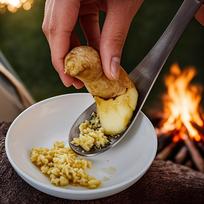 1PC Stainless Steel Garlic Ginger Mashing Spoon, Manual Kitchen Tool for Puree, Easy Clean Durable Masher for Grinding dangaus mėlyna spalva