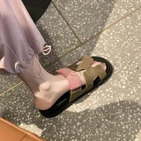 Stepping on stone grape mother 2025 new slippers wide-sided letters soft bottom soft surface word with thick bottom outer wear h slippers 35