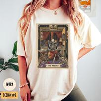 Hot Sale The Reader Tarot Card Skeleton Reading Graphic Print T-shirt Unisex Tarot Card Book Lover Gift Bookish Tarot Lover Men Women Summer New Tee 4XL