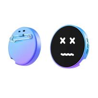 Aukščiausios klasės Anime E-ženkliuko Smeigtukas 1,85 colio Jutiklinis Ekranas Dinamiškas Kolekcionuojamas Kibernetinis Ženklelis Išmanusis Bluetooth Skaitmeninis Ekranas Ženklelis mėlyna