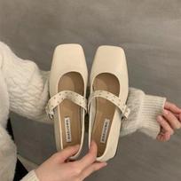 Shallow Mouth Square Head Low Heel Mary Jane Single Shoes Female Temperament Soft One Word Buckle Rivets 35 smėlis