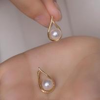 Light Luxury Natural Freshwater Pearl Waterdrop Earrings, Niche 18K Fashionable Versatile High-end INS Style Earrings for Women, 2026