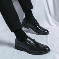 Men Classic Retro Loafer Casual Street Style Slip on Leather Business Formal Shoes Black Dress Shoes Over Sized EU: 38 juoda