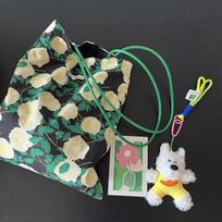 Retro elegant white rose print shoulder bag lazy vacation niche design PU shoulder strap canvas bag double-sided back no puppy charm